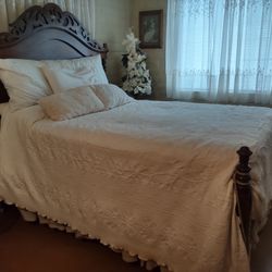 Full Size Antique Carved Bed Frame 