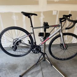 KHS Flite 150 Road Bike- Like New Condition. 