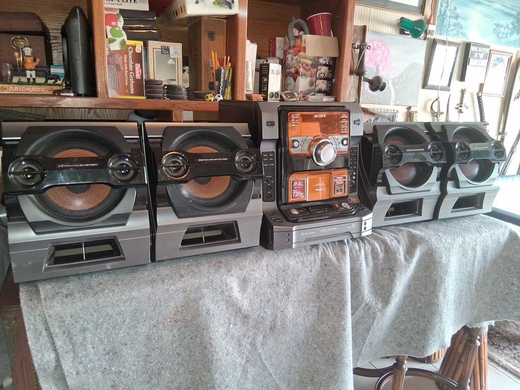 SONY STEREO CONPONENT, 720 W ,LBT-ZX99I ..X-ROUND SYSTEM..