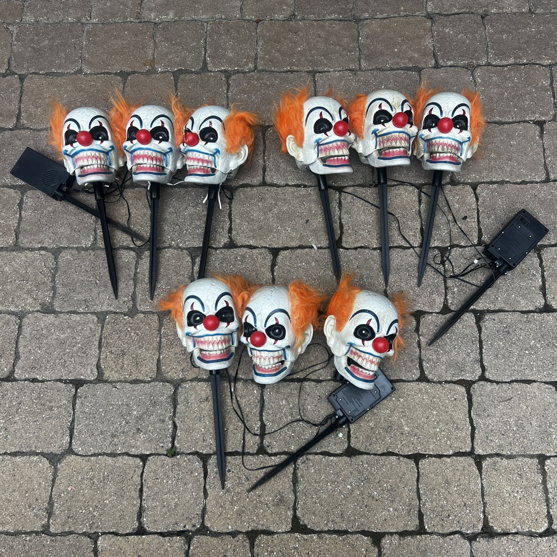 3 Piece Animated Laughing Clown Skulls With Stakes Funny Fashions