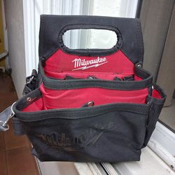 Milwaukee electrician bag