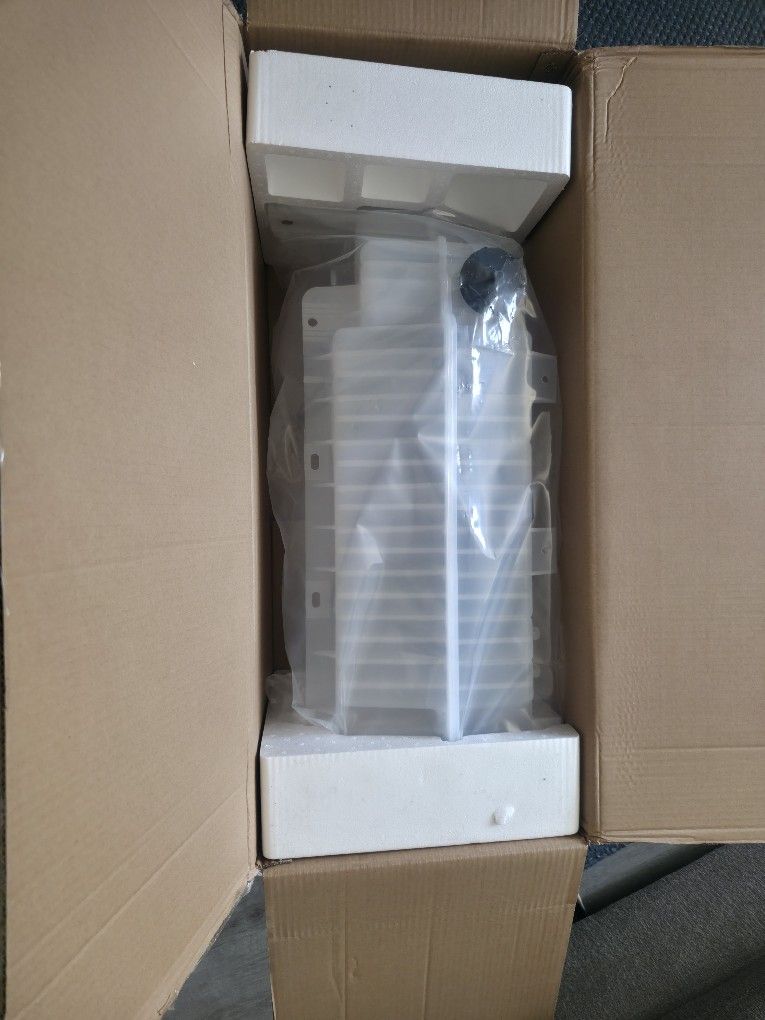 Volvo D13 Coolant Resavoir