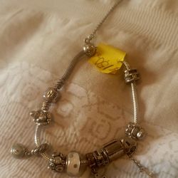 Pandora Original Color Silver ( Plata)   Cada Dije Cuesta Mas De $ 50