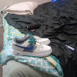 Nike Air Force  1 1'07  Lv8 Split Light Silver Deep Roya Blue 