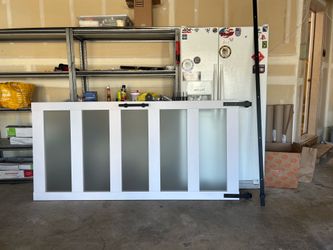 Sliding barn door