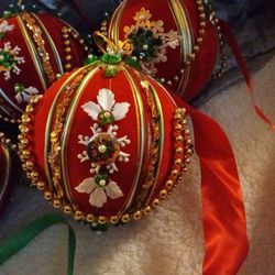 Vintage 1970s Walco Japan Satin Beaded Sequin Ornament – Red & Green 6” Push Pin Christmas Ball – Lot of 5 – Handmade Kit Style