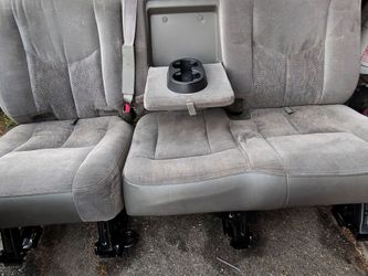 99 to 2005 Chevy Tahoe Chevy Suburban 2nd row light grey seat