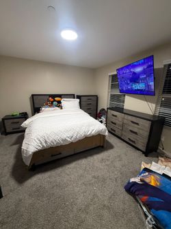 Queen bed set
