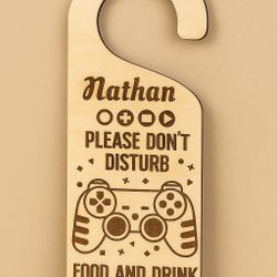 🎮 Personalized “Do Not Disturb” Gamer Door Hanger – Custom Name Gift