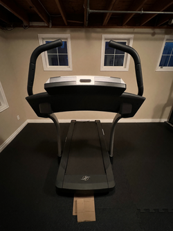 2017 NordicTrack X11i Incline Trainer – Like New - Issaquah, WA