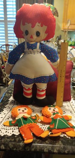 3 COLLECTIBLE RAGGEDY DOLLS