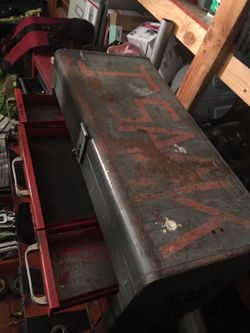 Steel locking tool box
