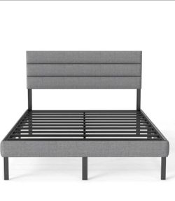Modern Upholstered Platform Bed Frame with Tufted Headboard