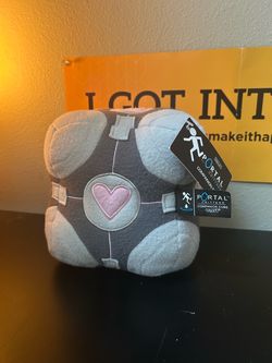 Portal Critters Companion Cube New with tags