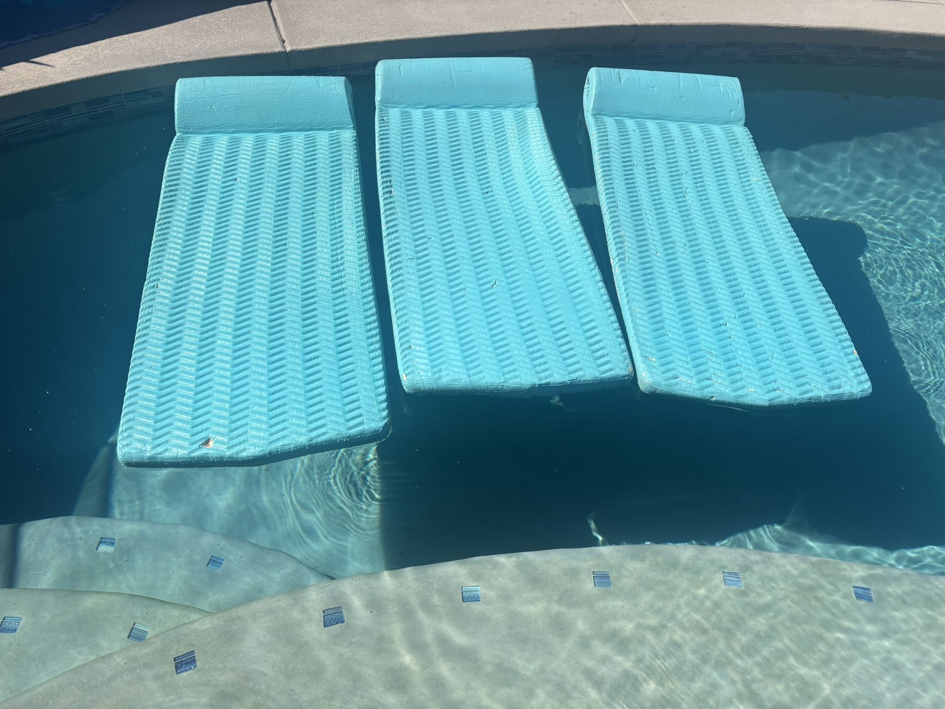  Frontgate Resort Collection™ Pool Float