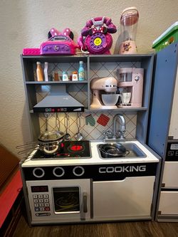 Play kitchen