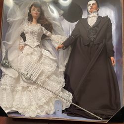 BRAND NEW BARBIE& KEN THE PHANTOM OF THE OPERA (COLLECTIBLE )