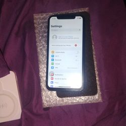 iPhone 11 Pro Works Good 