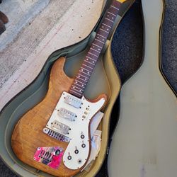 Hofner 1960s Electric Guitar With Case