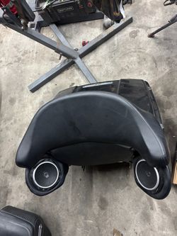 1(contact info removed) Harley Davidson Tour Pack Tourpak saddlebag with speakers