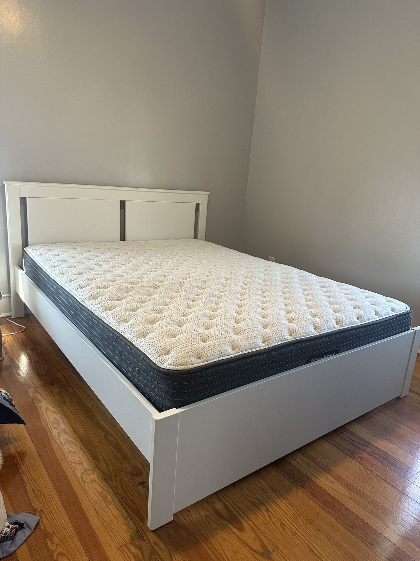 Bed And Mattresses Queen 