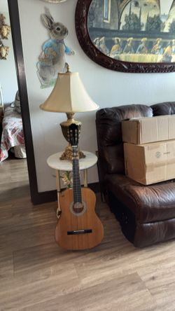 Guitara y la lámpara $50