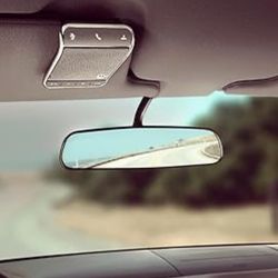 Motorola TZ710 Roadster 2 Universal Bluetooth wireless  In-Car Speakerphone w/car charger