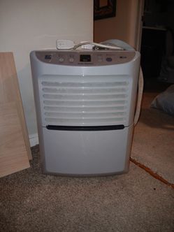 LG Dehumidifier with Auto Restart