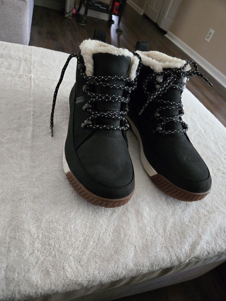 North Face Women's Sierra Mid Lace Waterproof Boots.