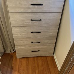 Light grey Dresser 
