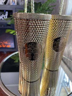 Starbucks Christmas 2022 Gold Bling Venti Studded Tumbler 24oz Cold Cup for  Sale in Santa Ana, CA - OfferUp