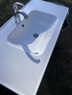 Bathroom vanity top/sink 40”