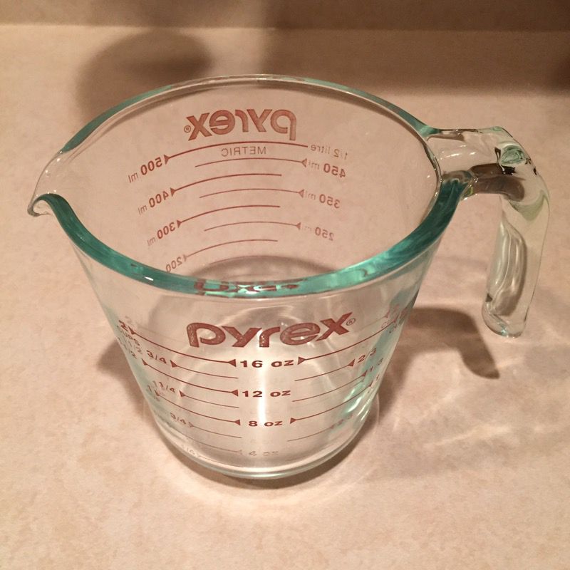 Pyrex 2 Cup measuring cup glass