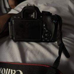 Canon EOS Rebel T7 EF-S 18-55mm