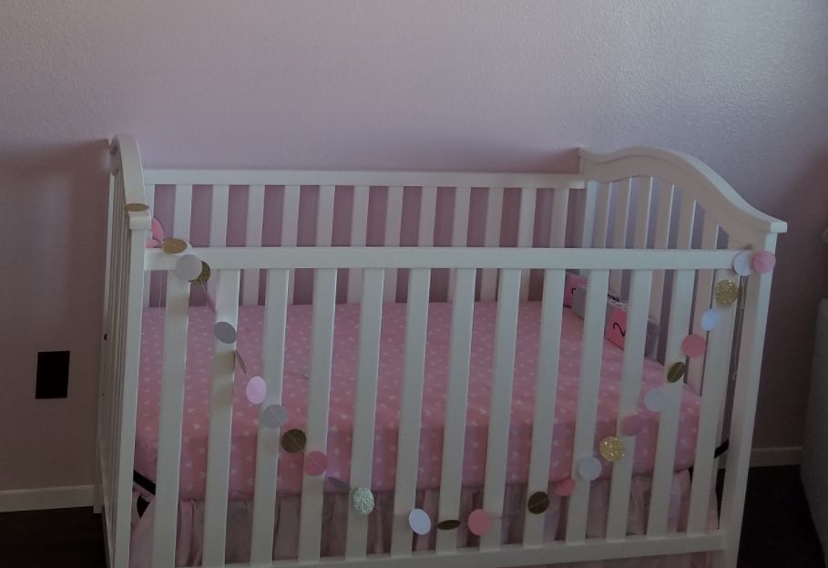 Fisher Price Charlotte in Convertible Crib, Snow White With