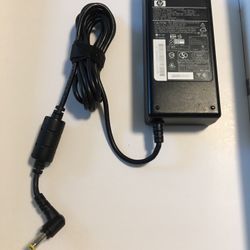 HP Compaq Laptop AC Power Adapter 324816-001 325112-001 18.5V 4.9A 90W