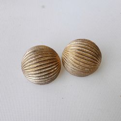 vintage gold tone round clip earrings 1 inch