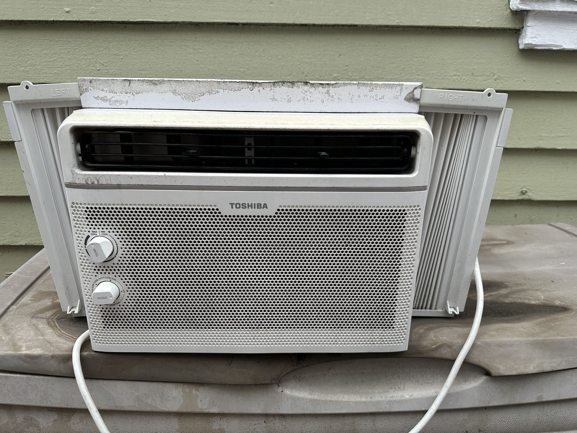 Window AC Units - Toshiba