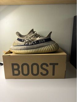 Yeezy Boost 350 V2- Size 7