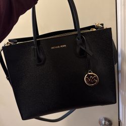 Michael Kors Mercer Large Pebbled Leather Accordion Tote Bag