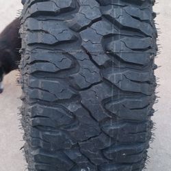 Tire LT285/65 R18 125/122Q 10PR