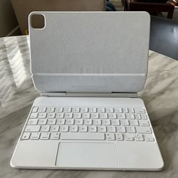 Apple Magic Keyboard 11” - For iPad Pro 11”, iPad Air 4th & 5th Gen