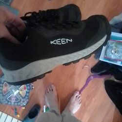 Keen Woman's Sneakers Size 8.5