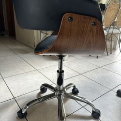 REDUCED!!! Very Nice Adjustable Chairs!!