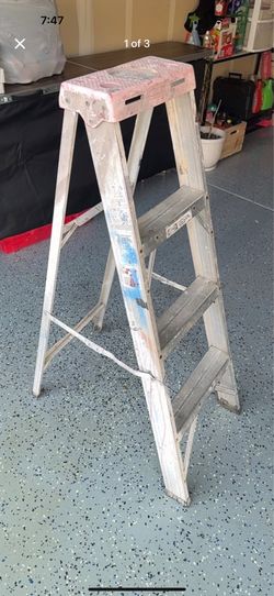 Aluminum Step Ladder