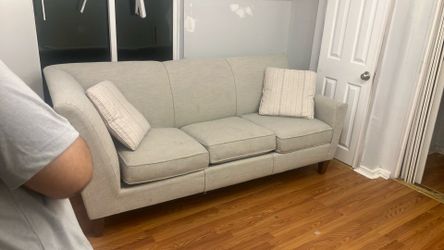 Comfy sofá with pillows