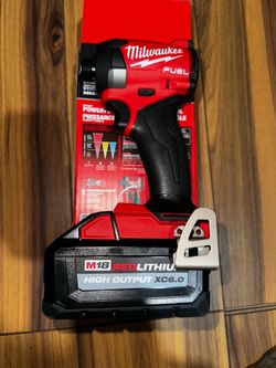 (Sin batteria)en venta Milwaukee M18 FUEL Impact Driver