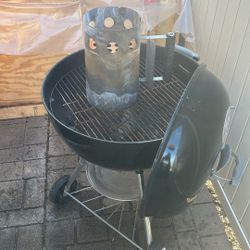 Weber Charcoal Bbq Used 2 Times Last Year Near New 