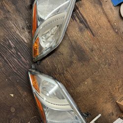 2007 Toyota Prius Headlights