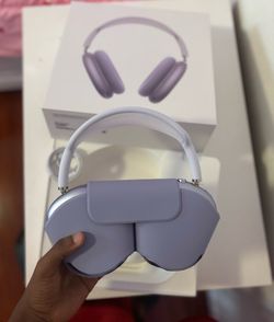 Purple Airpods Max